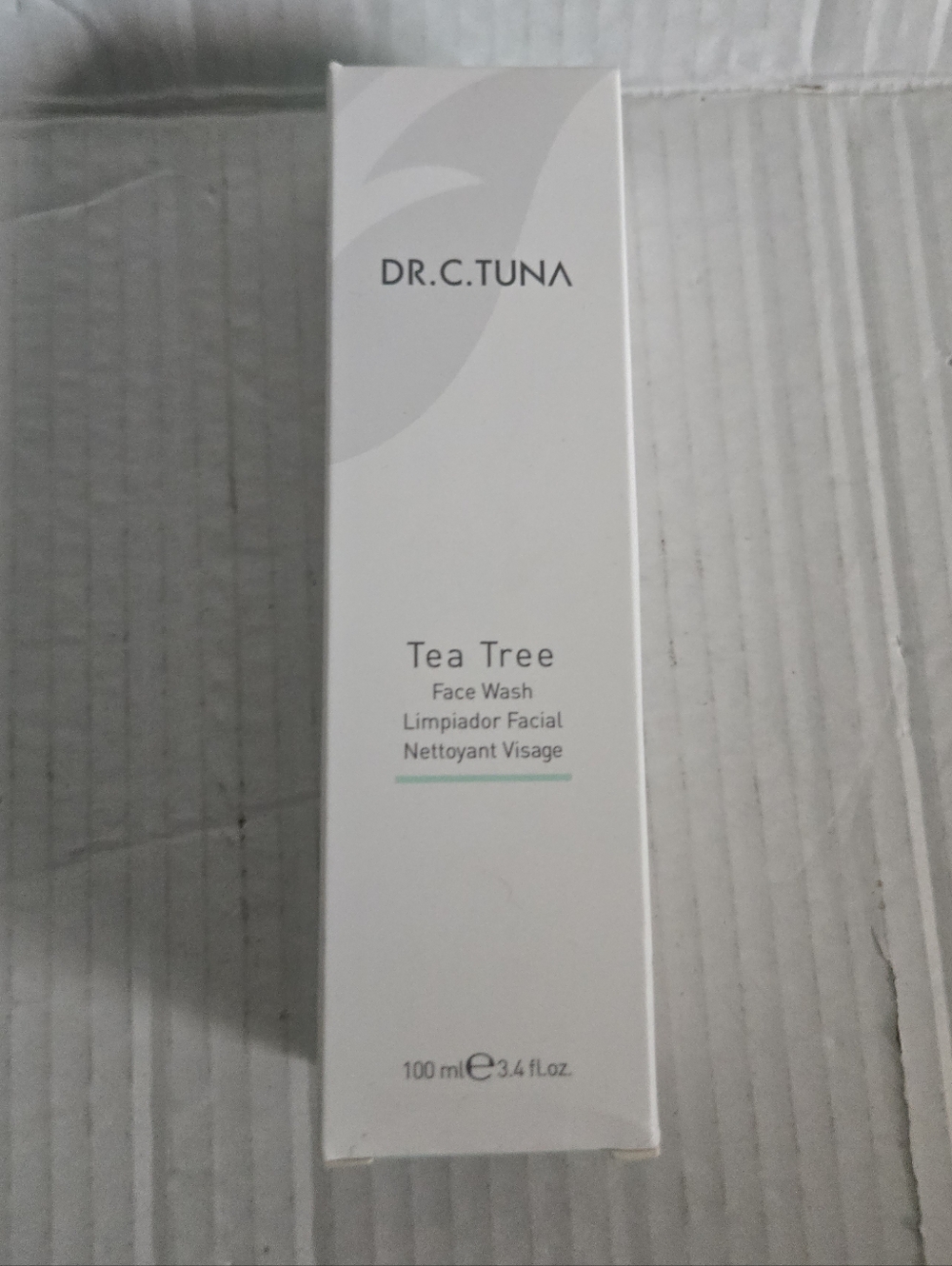 Farmasi Dr. C Tuna Tea Tree Face Wash 3.4 FL.OZ For Oily & Combination Skin